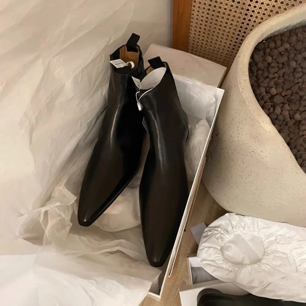 أحذية نسائية قصيرة فاخرة للخري - مراجعة Luxury Lifestyle Store وسعره
