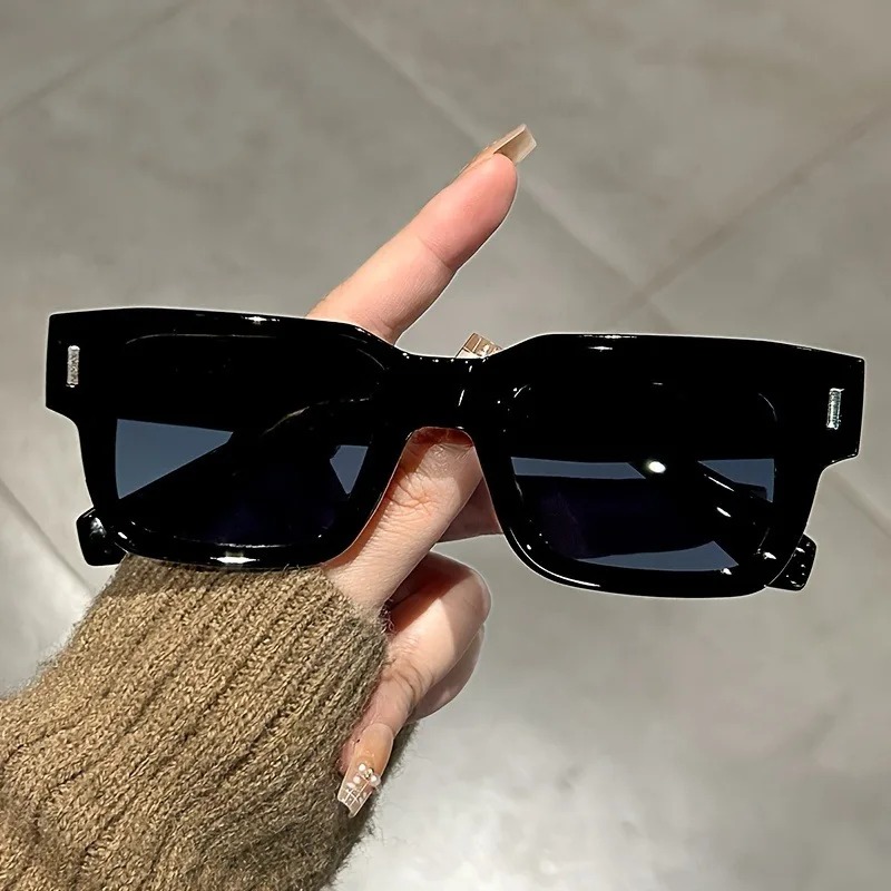 نظارات شمسية فاخرة مستطيلة الش - مراجعة Luxury Lifestyle Store وسعره