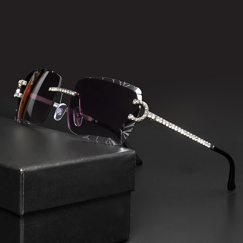 نظارات شمسية مربعة بدون إطار ب - مراجعة Luxury Lifestyle Store وسعره