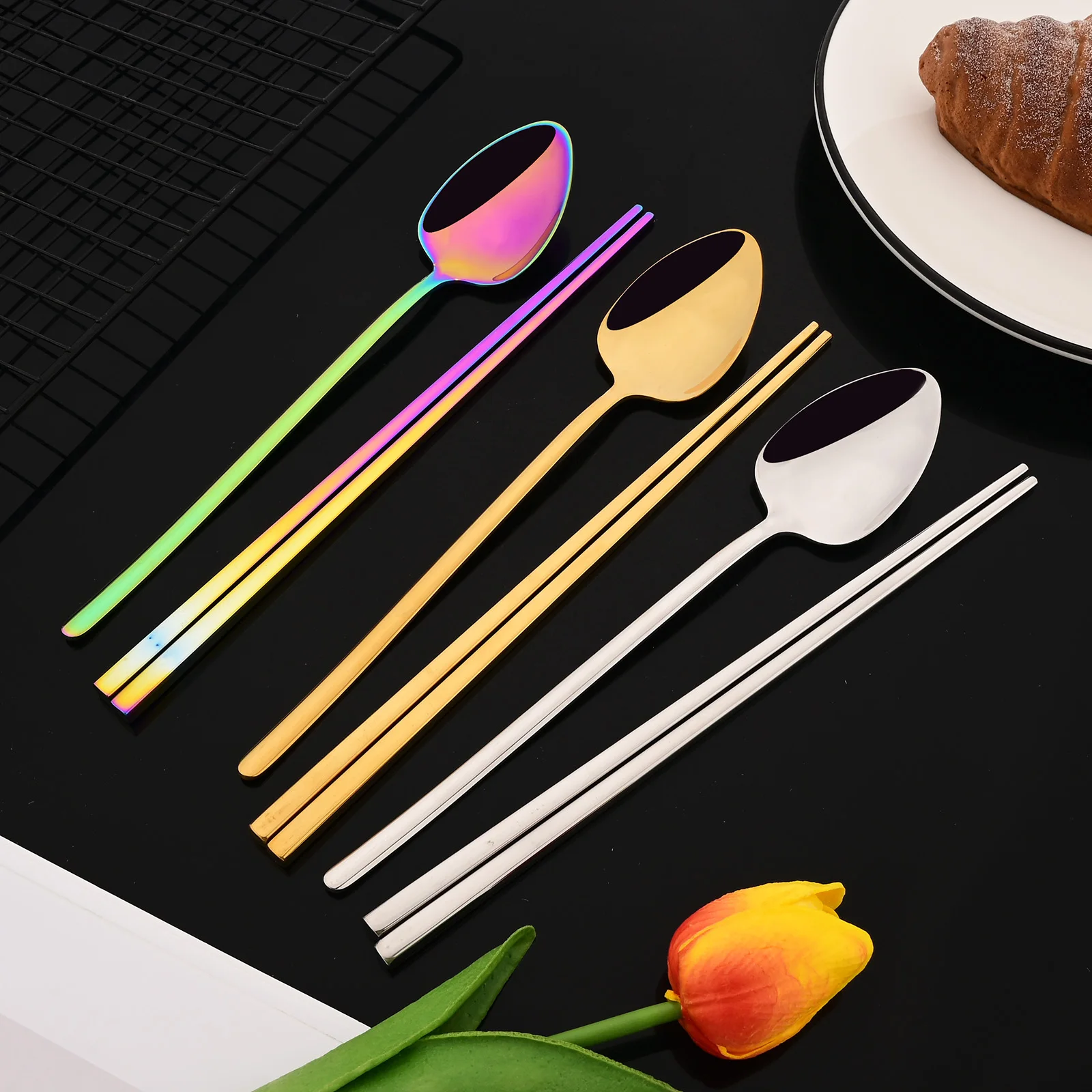 طقم أدوات مائدة كوري من الفولا - مراجعة Gold Plated Cutlery وسعره