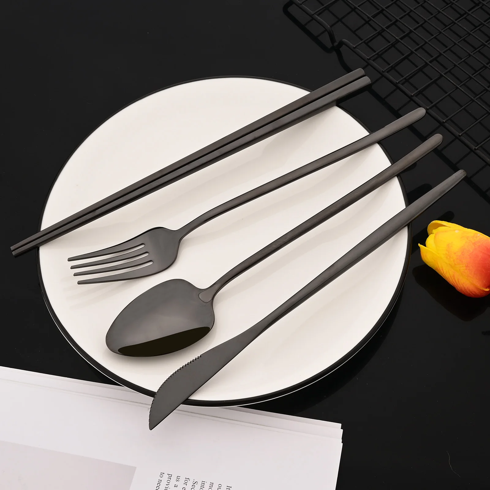 طقم أدوات مائدة كوري من الفولا - مراجعة Gold Plated Cutlery وسعره